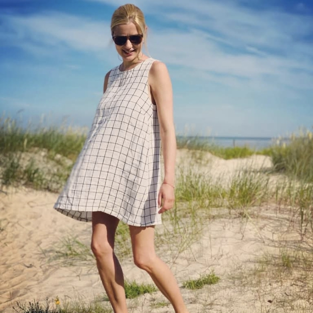 Flax Women's White/Black Linen Grid Pattern Sleeveless Mini Shift Dress